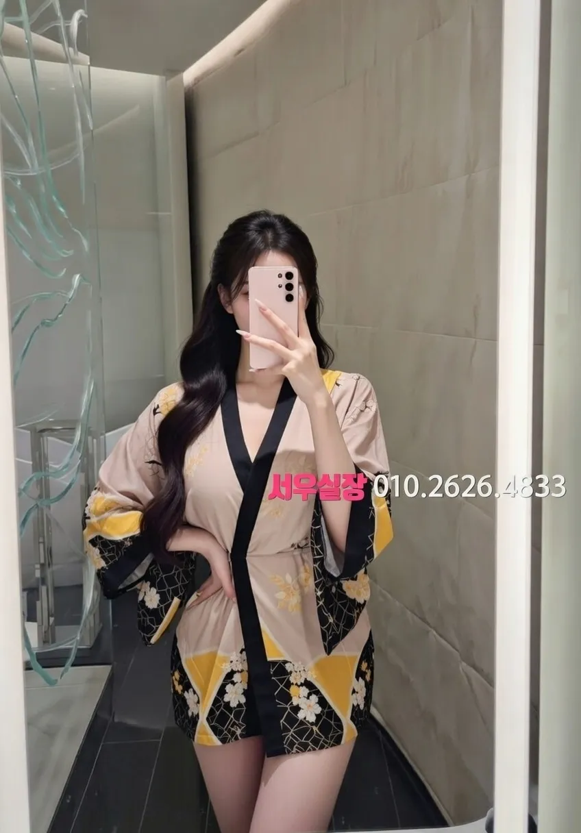 충남 미러룸 프리미엄 라인업 34번 프로필